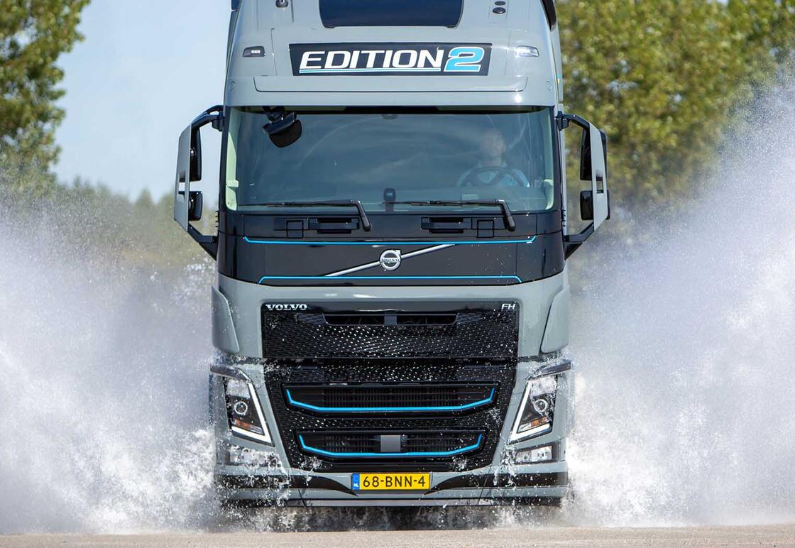 Nijwa-Volvo-FH-Edition2-grijs
