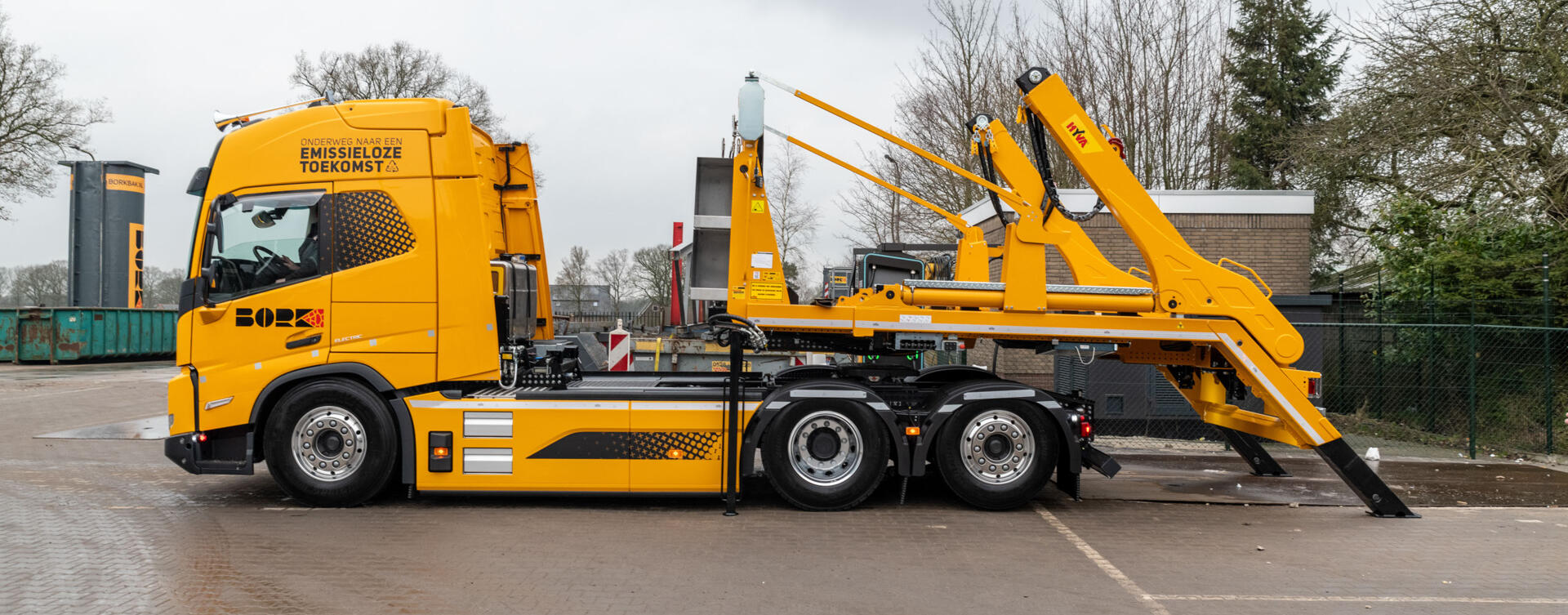 Multifunctionele Volvo FMX Electric trekker-portaalwagen voor Bork Groep