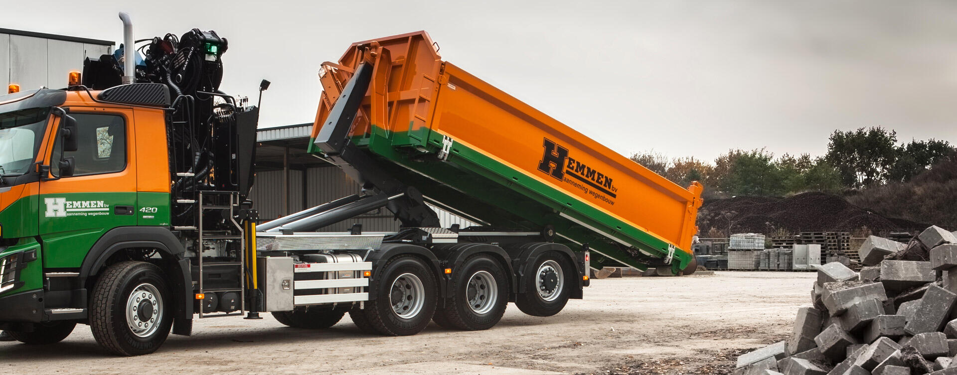 Hemmen kiest veelzijdige Volvo FMX 8x4 met X-track