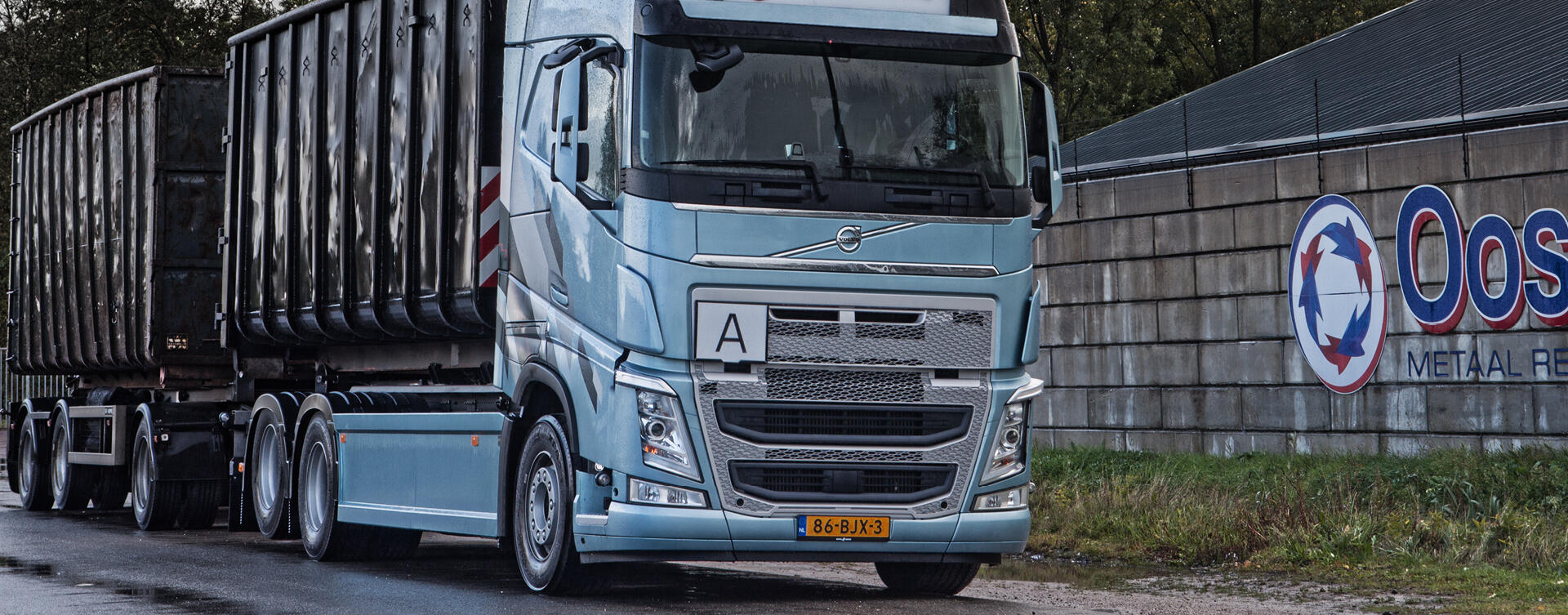 Eerste Volvo FH Ocean Race Edition geleverd aan Oosting Metaal Recycling