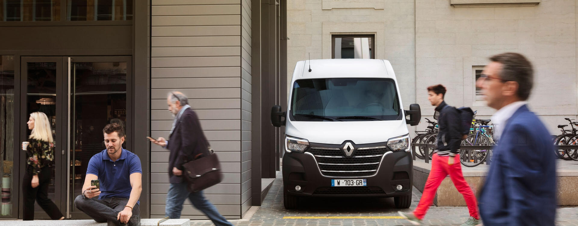 Renault-Master-Red-EDITION-Platform-Cabine-header