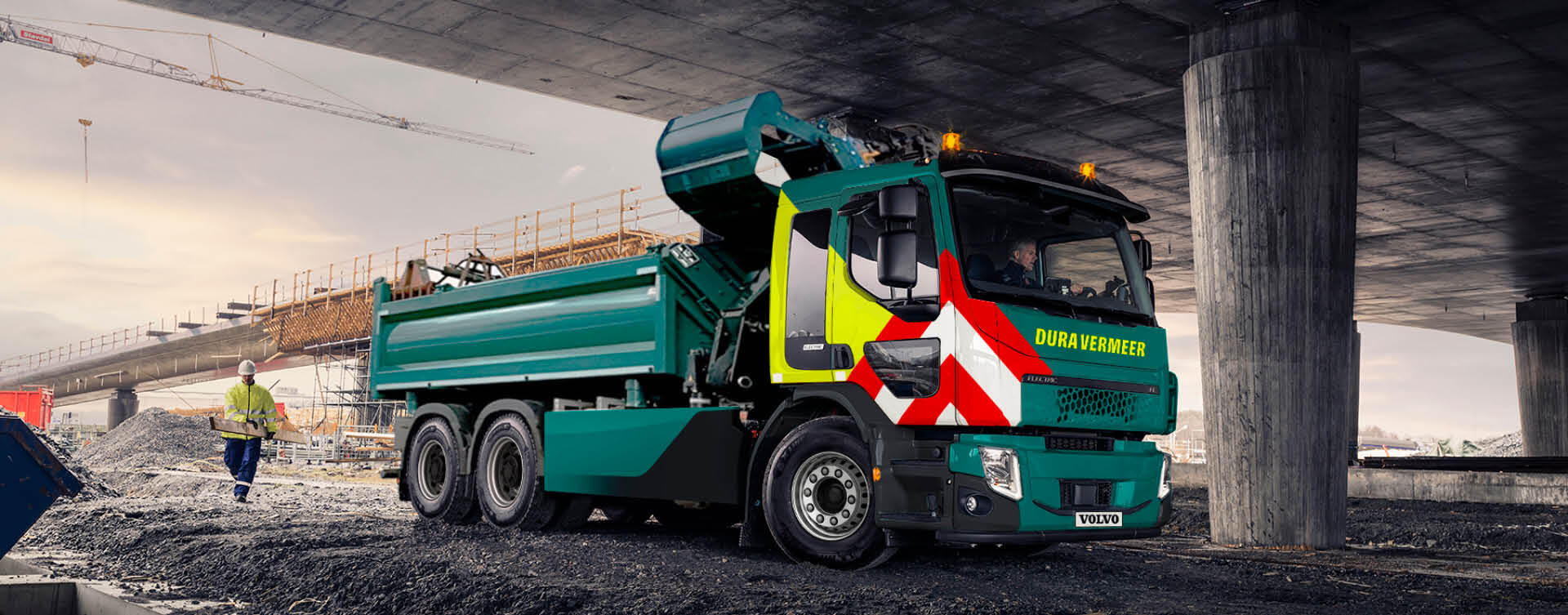 Primeur: eerste Volvo FE Electric voor inzet in wegenbouw