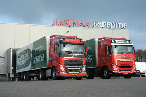 volvo-fh-lng-hartman-docking