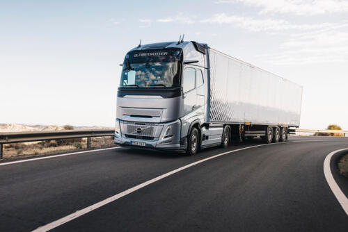 Volvo FH Aero-header
