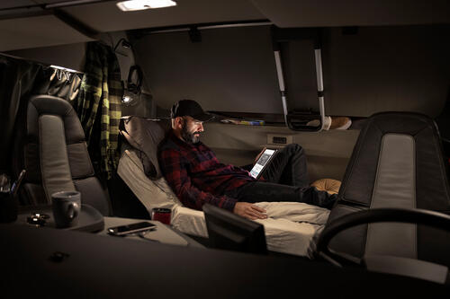 Nijwa-Volvo-FH-interieur-cabine-2