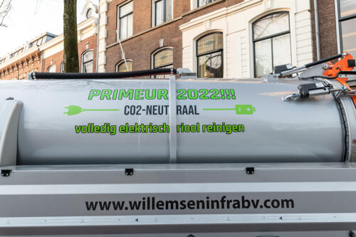 Volledig elektrisch riool reinigen