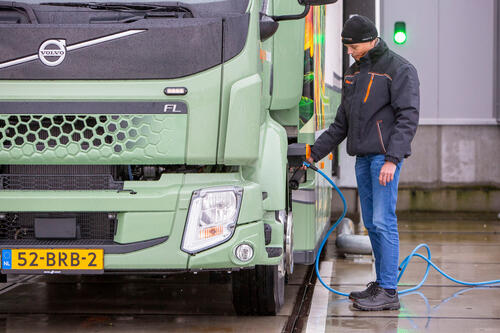 volvo-fl-electric-oegema-opladen
