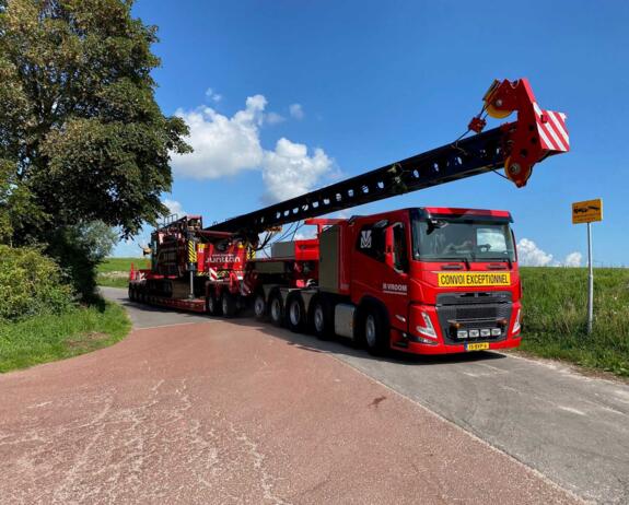 Nijwa-volvo-fm540-10x4-zwaartransport-vroom-01