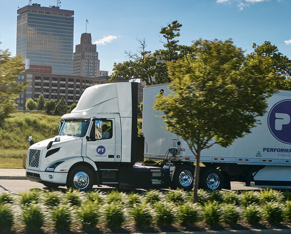 volvo-vnr-electric-maersk-performance-team