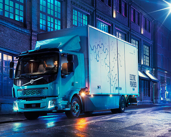 elekrische-volvo-truck-2560x753.jpg