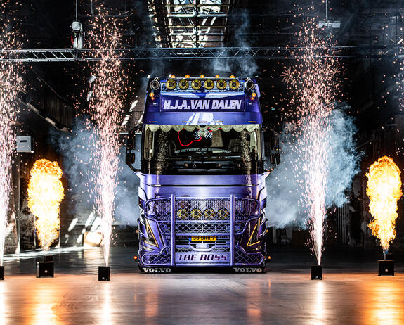 volvo-fh16-harry-van-dalen
