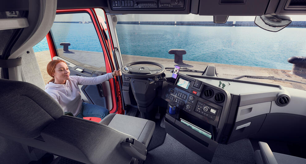 Nijwa-Renault-Trucks-Evolution-3